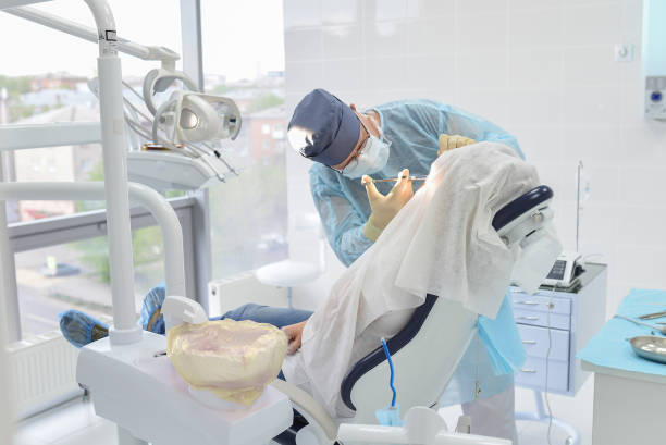 Best Emergency Tooth Extraction in On Top Of The World Designated Place, FL